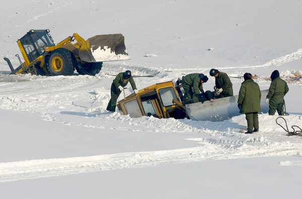 quitanieves_atrapada_por_la_nieve