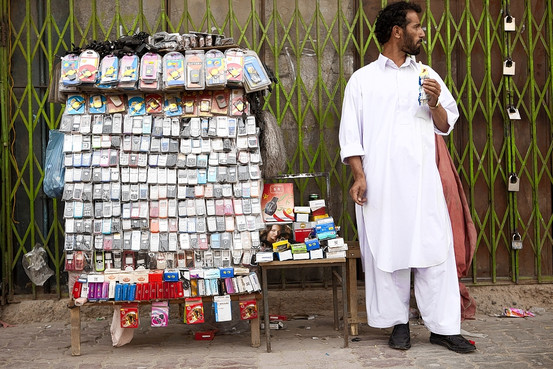 vendedor_de_telefonos_moviles_en_Afganisthan