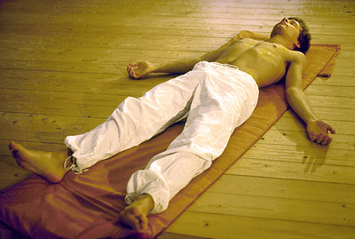 Postura Cadaver o Savasana